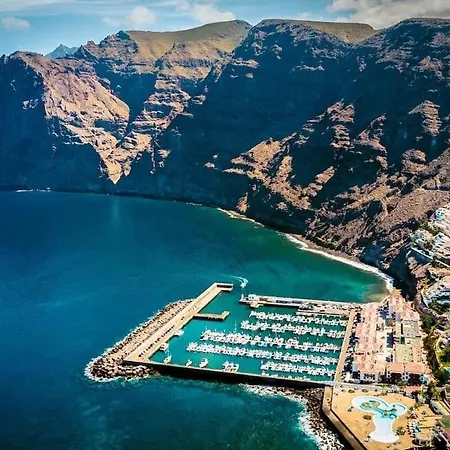 Delfin Amarillo-Los Gigantes-Acantilados Y Mar
