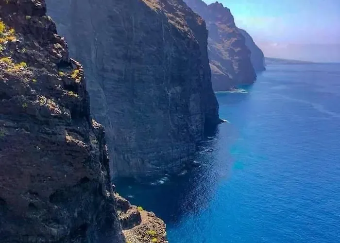 Delfin Amarillo-Los Gigantes-Acantilados Y Mar